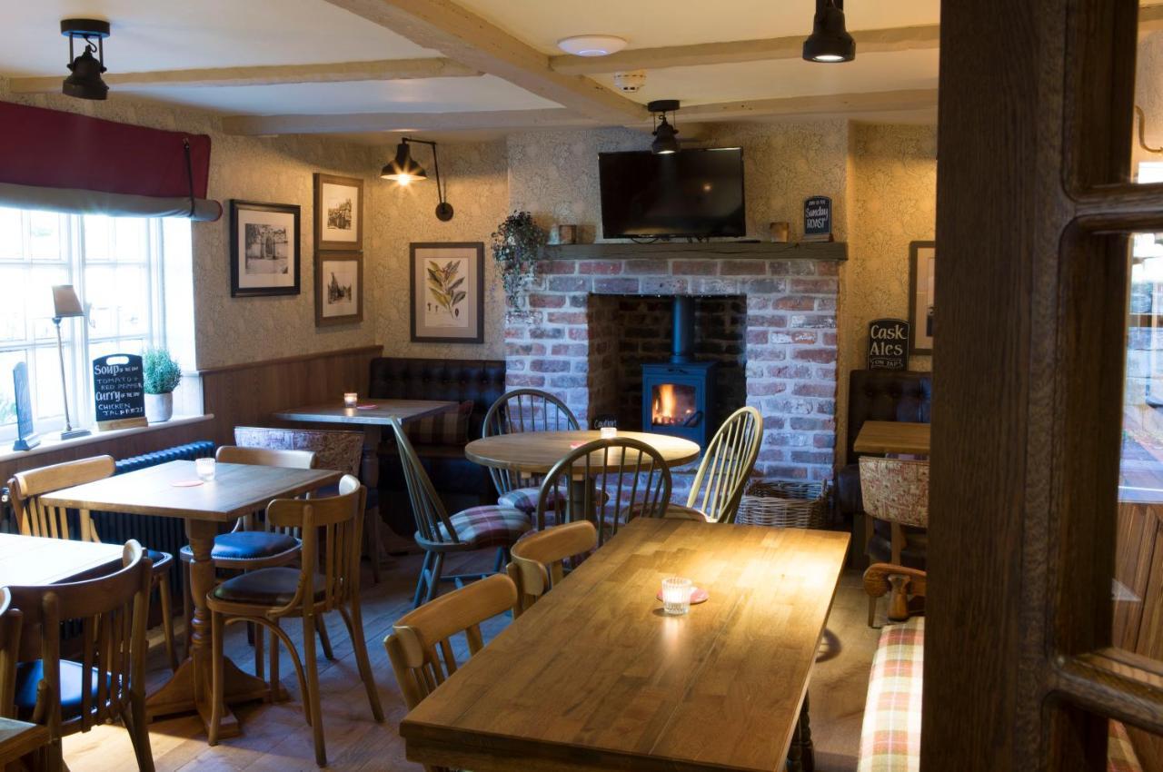 Red Lion Inn Little Budworth Esterno foto