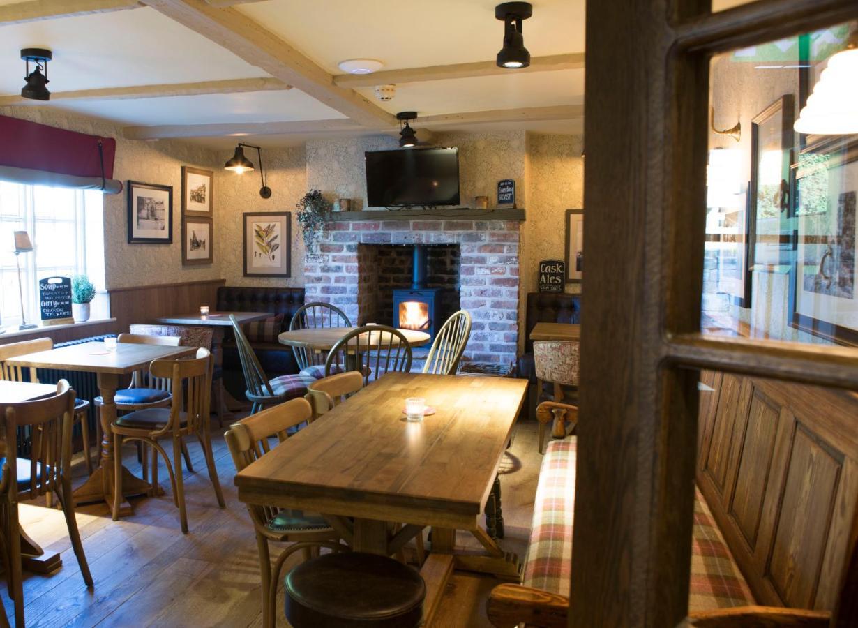 Red Lion Inn Little Budworth Esterno foto